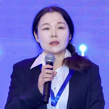 安徽省阜南縣人民法院黨組成員、副院長(cháng)、四級高級法官胡春燕