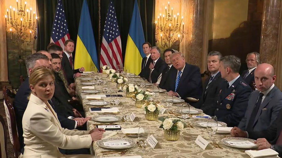 特朗普海湖莊園見(jiàn)澤連斯基 領(lǐng)土問(wèn)題未談妥、“和平計劃”已有95%共識